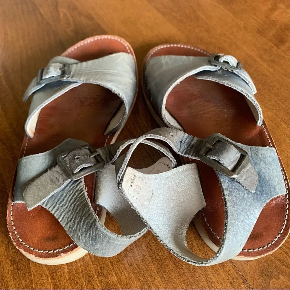 Young Soles London leather buckle sandals